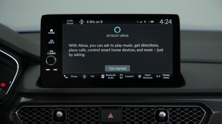 Close-up of 2023 Integra Touchscreen, showcasing Amazon Alexa | Gros plan sur l’écran tactile de l’Integra 2023, présentant Amazon Alexa.