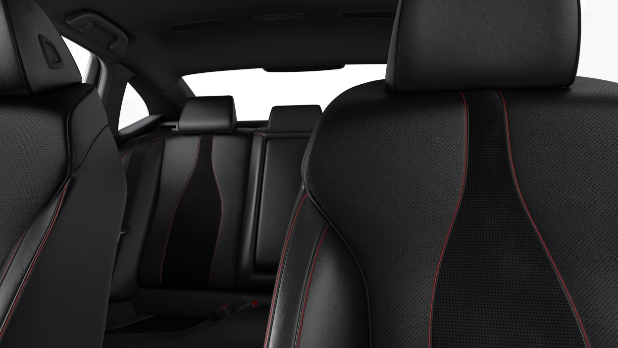 The ledge between the two front seats, featuring cup holders and a compartment to place your smartphone.